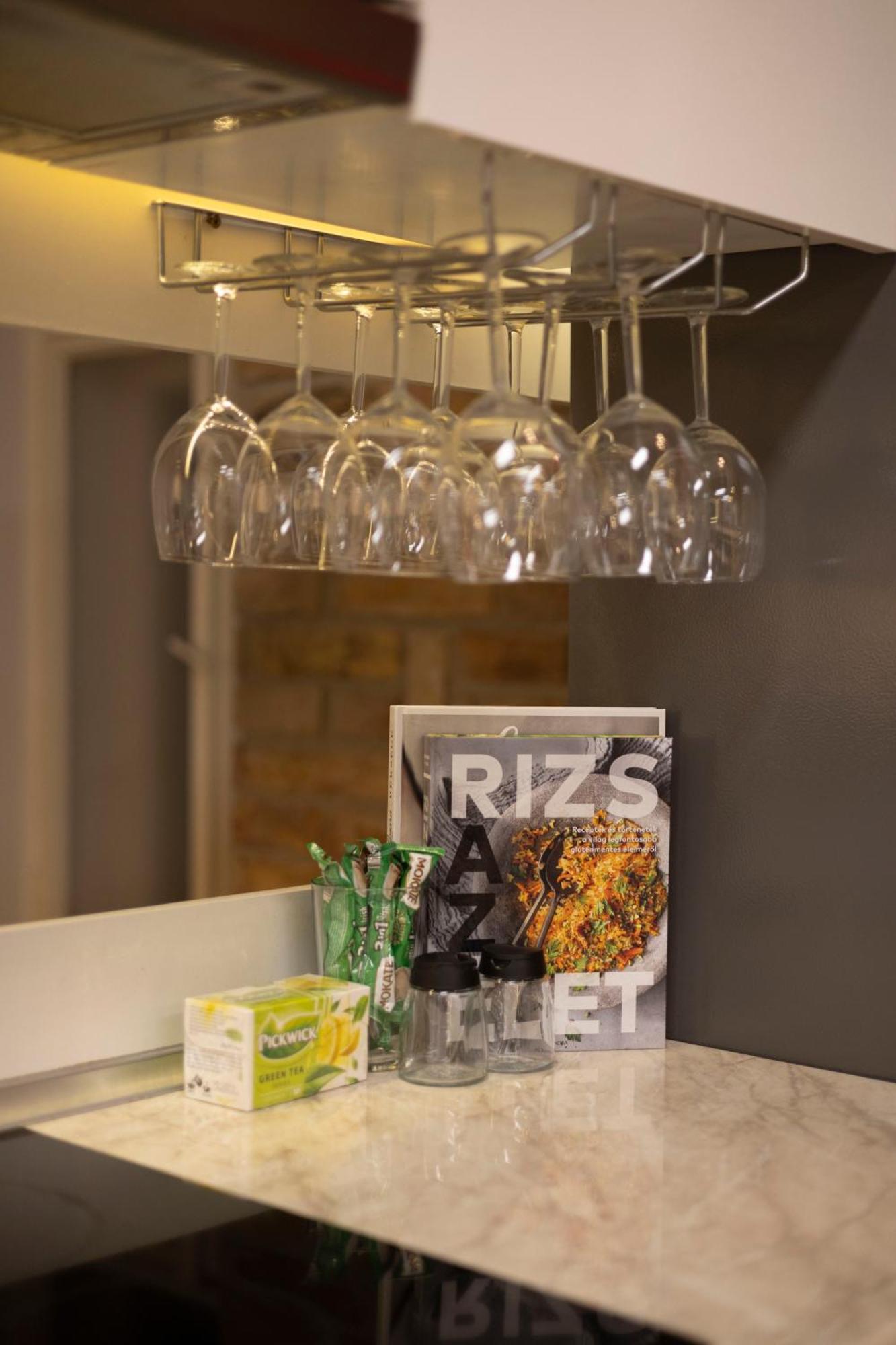 Deluxe Central Elizabeth Residence W/ 4Bedrm, 2Bathrm, 1Lvngrm Budapest Bagian luar foto